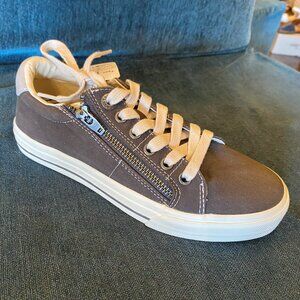 Taos - Z-Soul Graphite/Light Grey - Multiple Sizes (NEW W/ BOX)